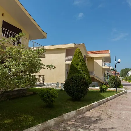 Kolaveri Semesteranläggning (resort) Golem (Tirana)