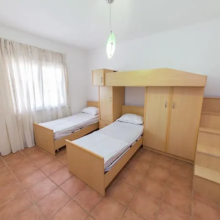 Kolaveri Semesteranläggning (resort) Golem (Tirana)