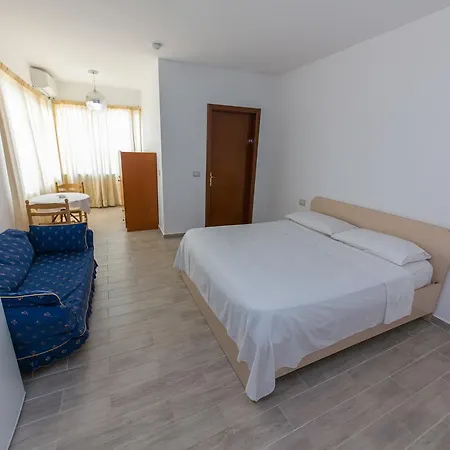 Kolaveri Semesteranläggning (resort) Golem (Tirana)