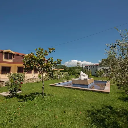 Kolaveri Semesteranläggning (resort) Golem (Tirana)