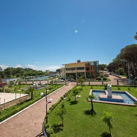 Kolaveri Semesteranläggning (resort) Golem (Tirana)
