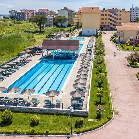 Kolaveri Semesteranläggning (resort) Golem (Tirana)