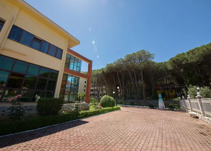 Resort Kolaveri Golem (Tirana)