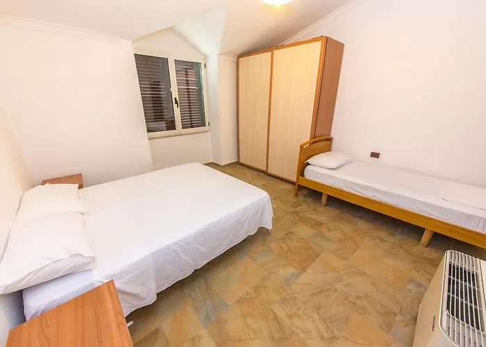 Kolaveri Resort Golem (Tirana)