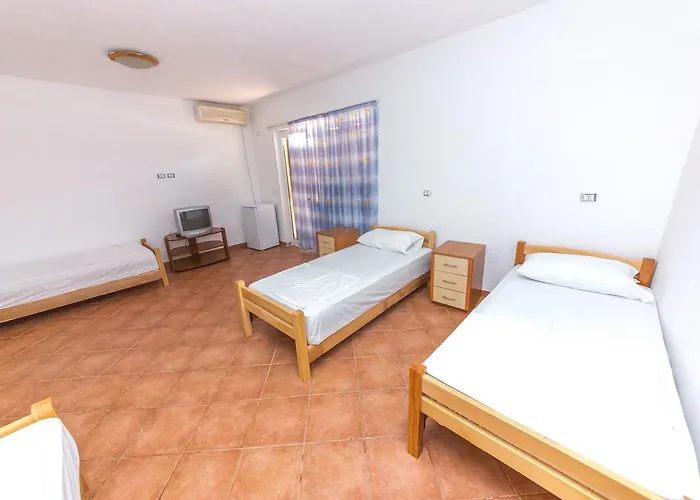 Kolaveri Resort Golem (Tirana)