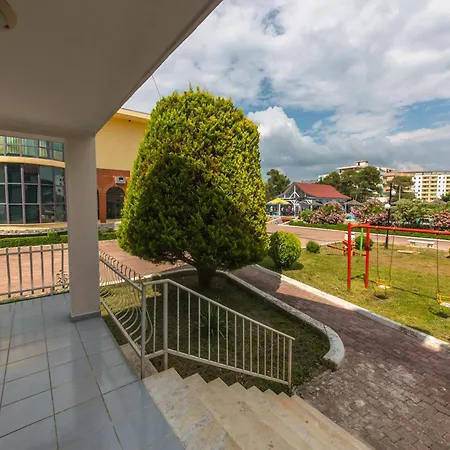 Feriested Kolaveri Golem (Tirana)