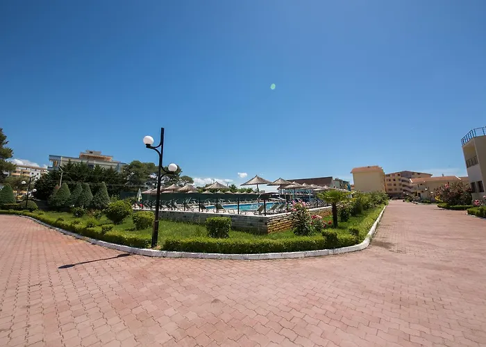 Kolaveri Golem (Tirana)